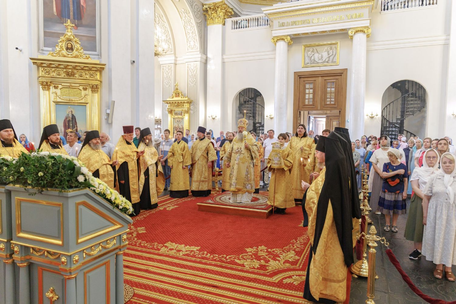В канун Недели 5-й по Пятидесятнице митрополит Кирилл совершил всенощное бдение в Казанском кафедральном соборе