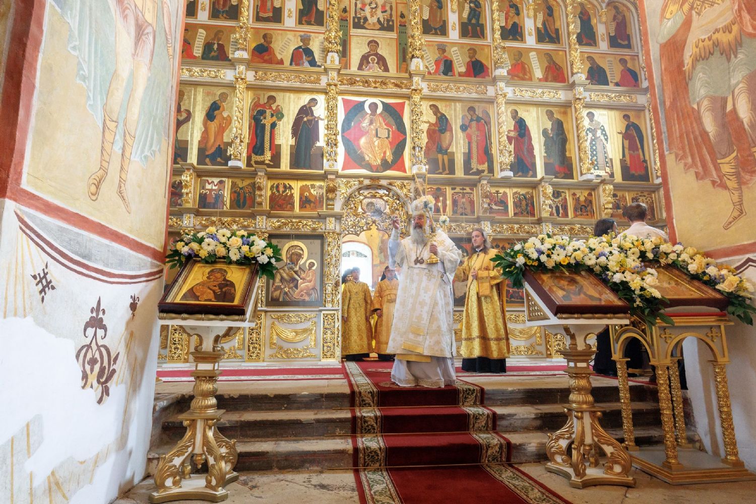 В день памяти святителя Германа Казанского митрополит Кирилл совершил Литургию в Свияжском Успенском монастыре