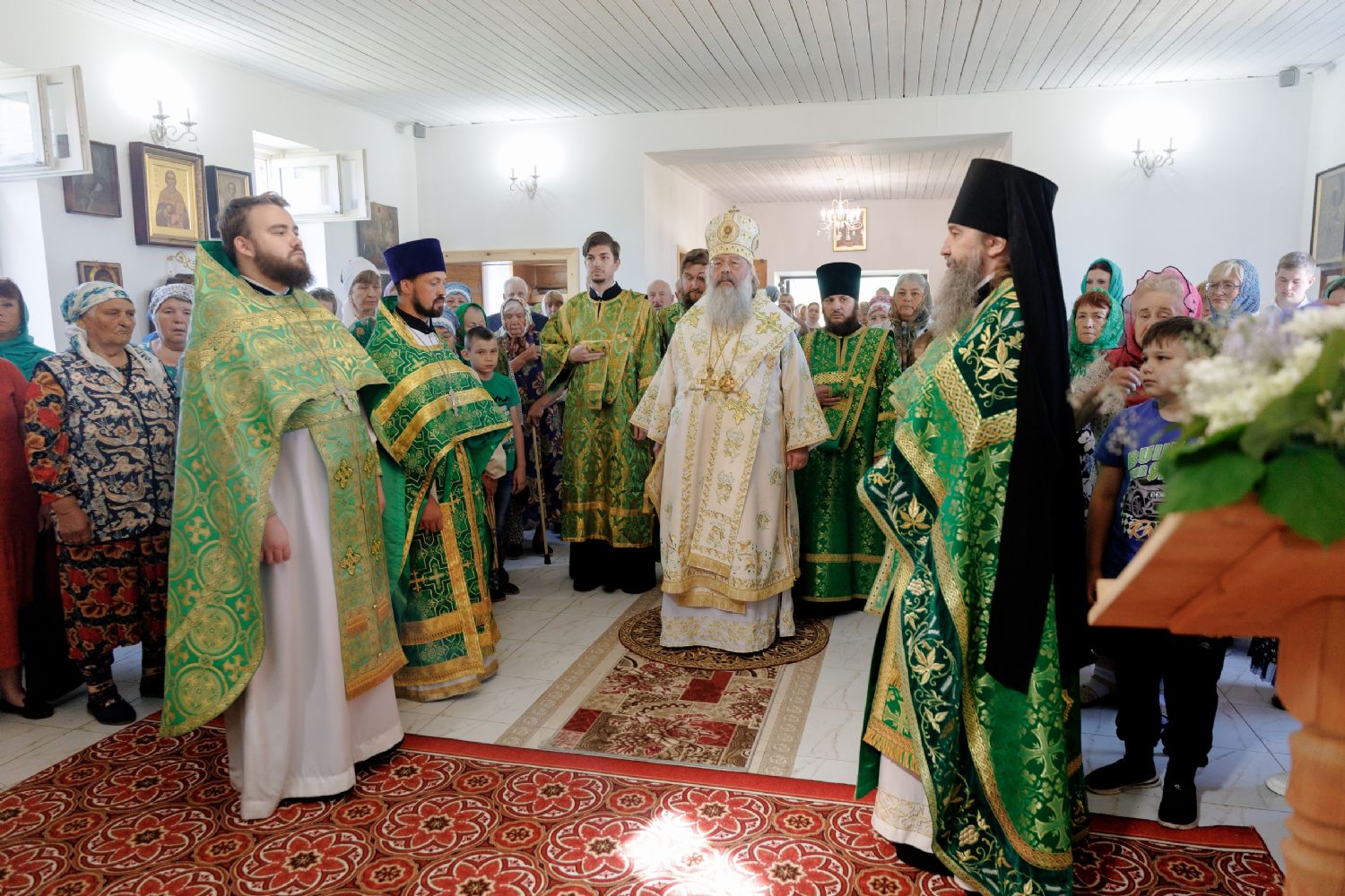 Митрополит Кирилл возглавил престольный праздник в Иоанно-Предтеченском храме села Бишево