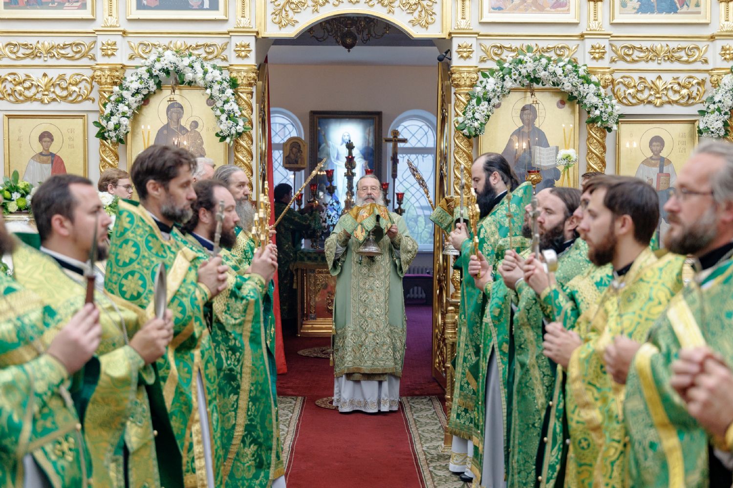 Митрополит Кирилл возглавил престольные торжества в Серафимовском храме Казани