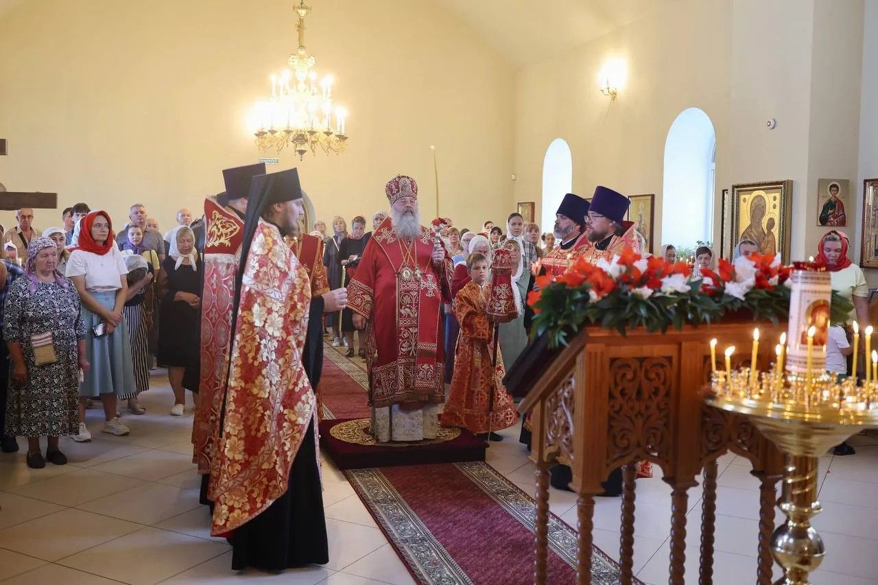 В канун Недели 9-й по Пятидесятнице митрополит Кирилл совершил всенощное бдение в Илиинском храме казанского посёлка Борисково