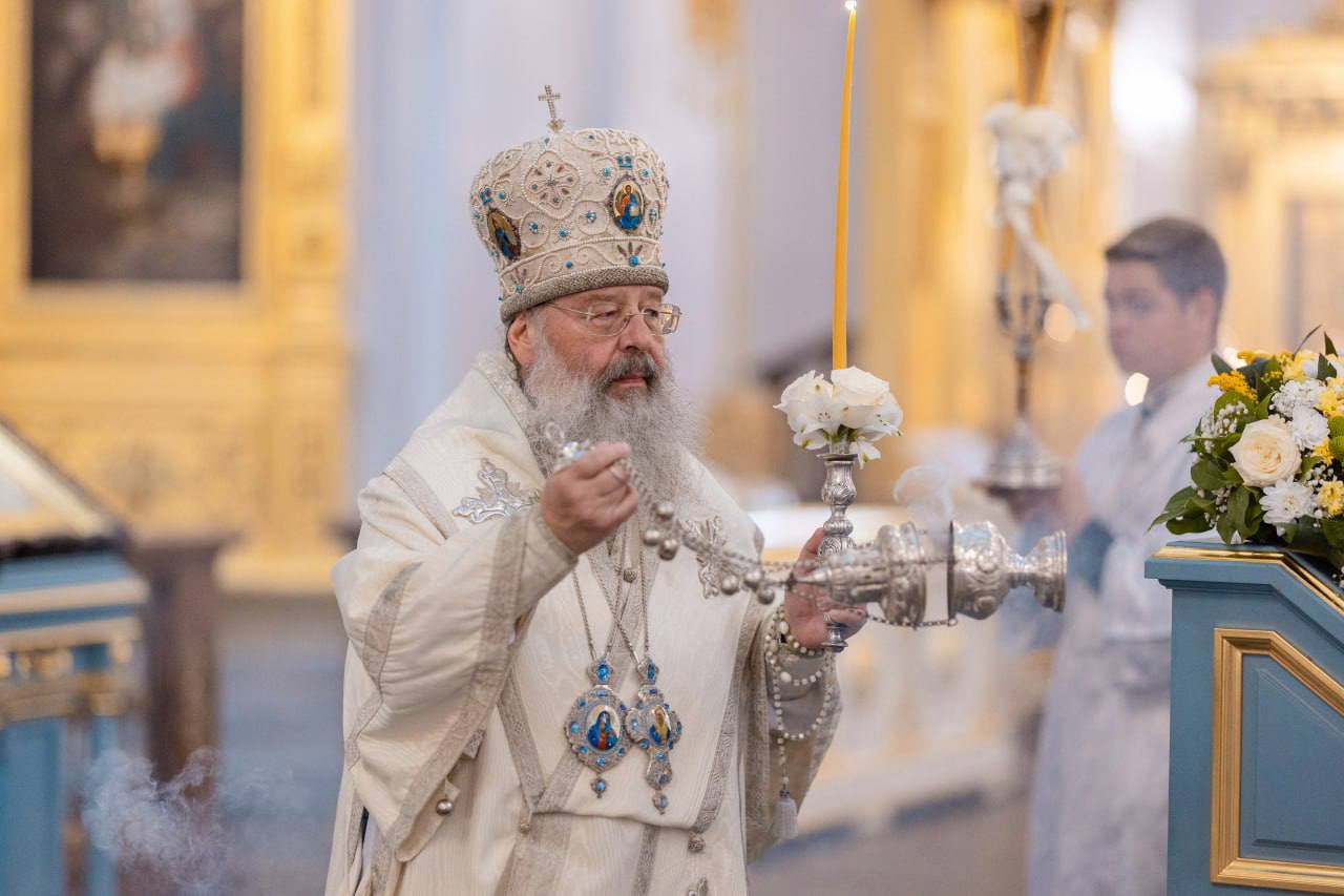 В канун праздника Преображения Господня митрополит Кирилл возглавил всенощное бдение в Казанском кафедральном соборе