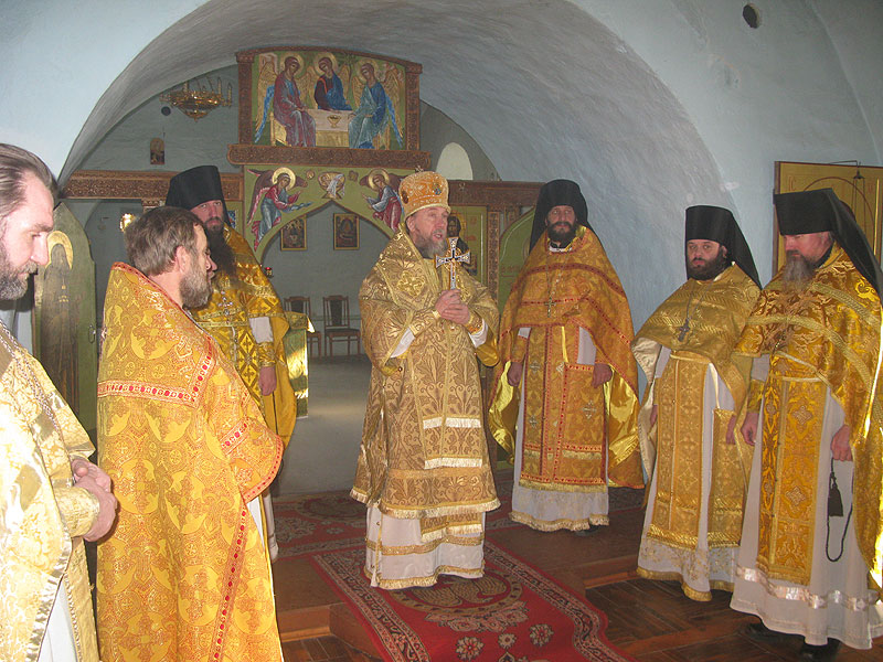 В день празднования памяти святителя Германа Казанского правящий архиерей совершил богослужения в основанных святителем обителях