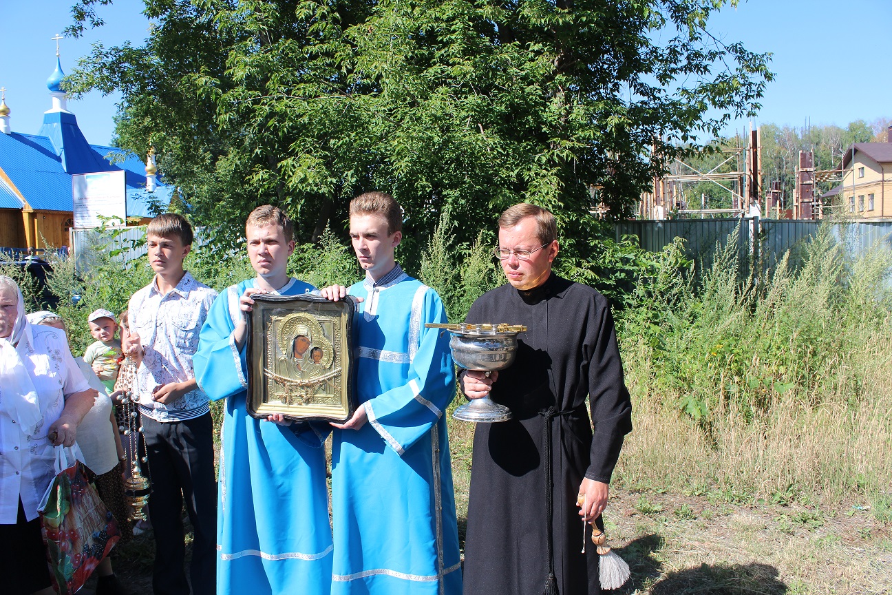 Престольные торжества прошли в храме в честь Казанской иконы Пресвятой Богородицы г. Зеленодольск (фото)