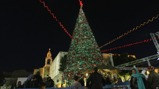 Тысячи паломников съехались в Вифлеем на Рождество