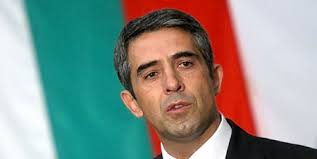 Президент Болгарии попросил отслужить в храмах службы о мире и благополучии народа