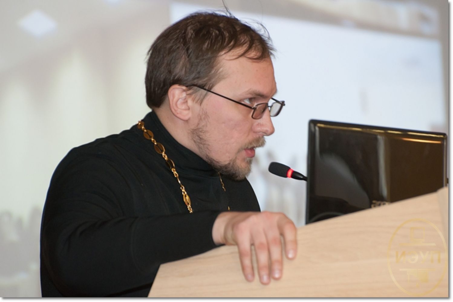Преподаватель Казанской духовной семинарии принял участие в конференции «Диалектика противодействия коррупции» (фото)