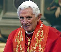 Бенедикт XVI заявил, что будет вести закрытый для внешнего мира образ жизни