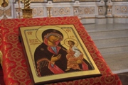 Грузинская диаспора Казани принесла в дар Альметьевской епархии список Грузинской иконы Божией Матери (фото)