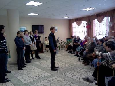 Православная молодежь Елабуги посетила Дом-интернат для престарелых и инвалидов (фото)