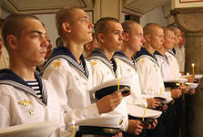 В гарнизонах Северного флота почтили память подводников, погибших на  АПРК «КУРСК»