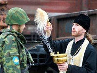Войсковые священники Российской армии подчиняются командирам в соответствии с трудовым договором