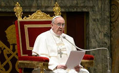 Папа Римский призывает прекратить насилие в Сирии