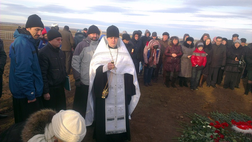 Клирик Казанской епархии совершил панихиду на месте крушения самолета «Боинг»