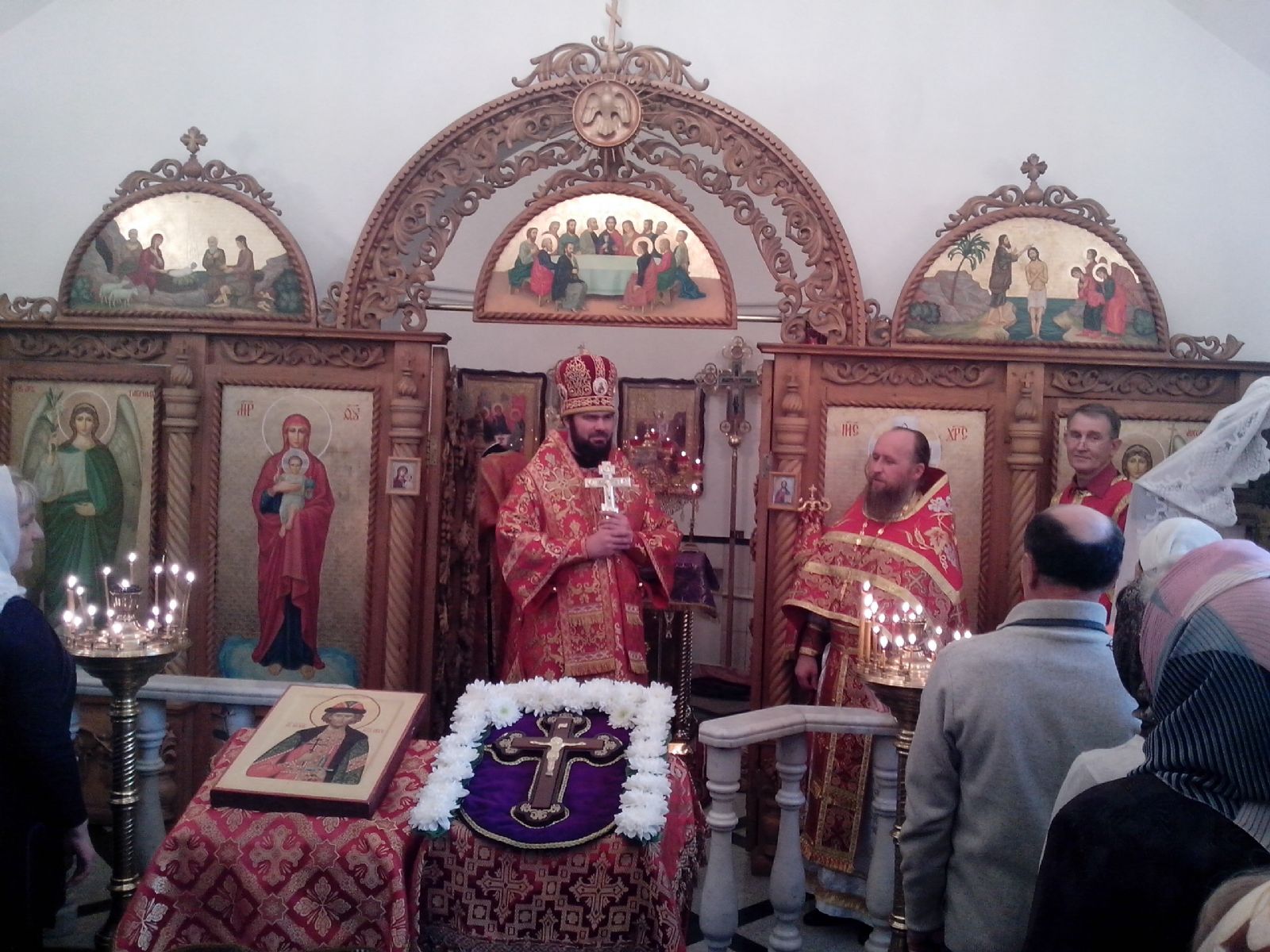Епископ Мефодий посетил храм Рождества Христова г. Альметьевск