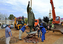Под памятником Ленину в Калужской области обнаружили алтарные захоронения