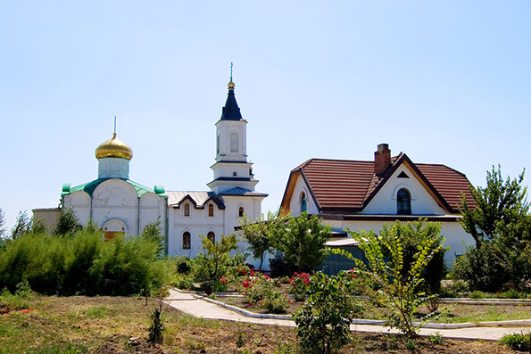 Донецкий Свято-Иверский женский монастырь до сих пор в зоне обстрела