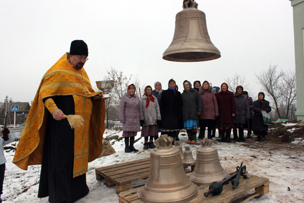 Благодаря «Бурановским бабушкам» над храмом Святой Троицы раздался колокольный звон