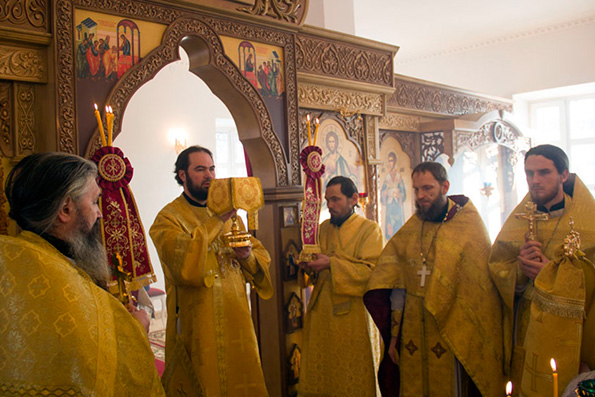 В восстанавливающемся Александро-Невском мужском монастыре прошли престольные торжества