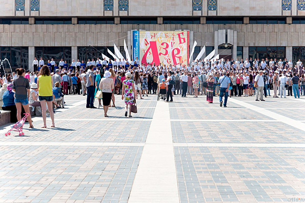 День славянской письменности: массовые гуляния не должны затмевать духовность!