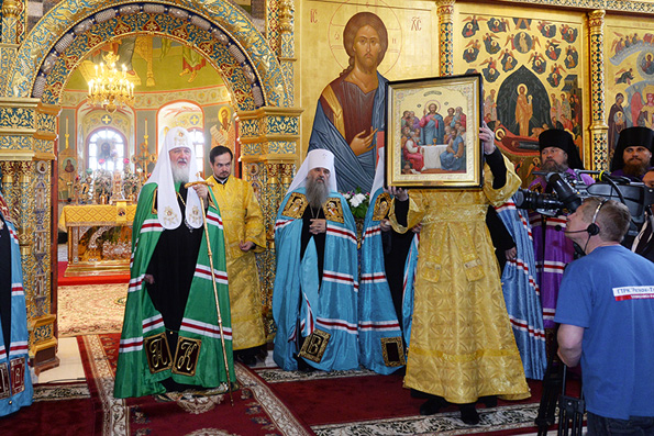 Патриарх призвал молиться об Украине, где льется кровь ни в чем не повинных людей