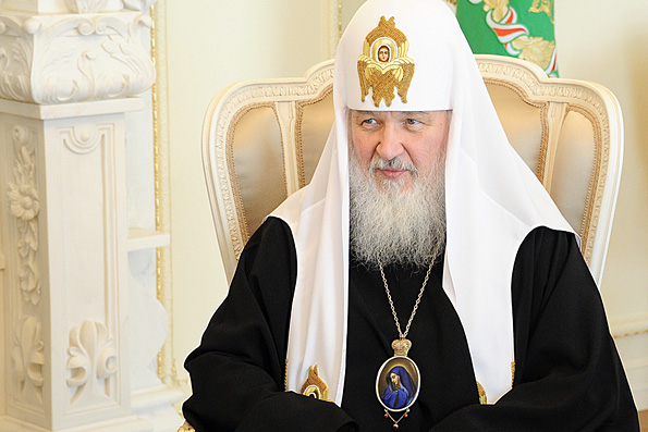 Патриарх Кирилл призывает бороться с оскудением любви в мире