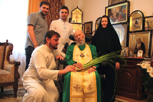 Митрополит Киевский Владимир прибыл в свою резиденцию в Феофании после лечения