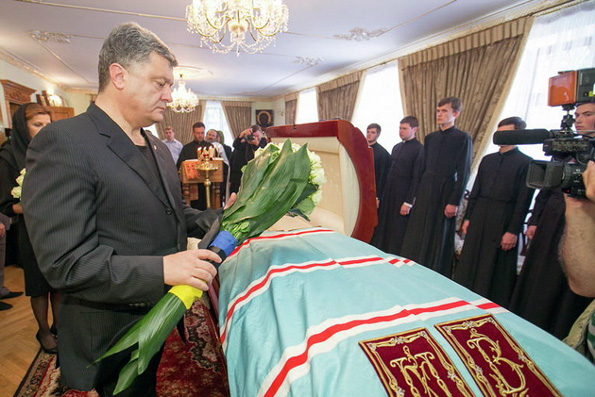 Президент  Порошенко простился  с Предстоятелем Украины в Киево-Печерской лавре