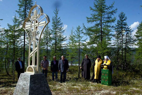 Поклонный крест в честь 700-летия Сергия Радонежского освящен в географическом центре России