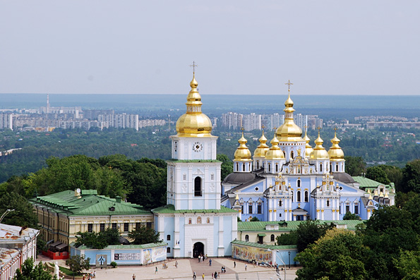 В храмах Украинской Церкви пришло время особых молитв