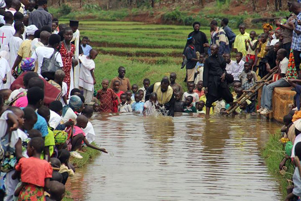 Таинство святого Крещения прошли более 200 человек в Руанде