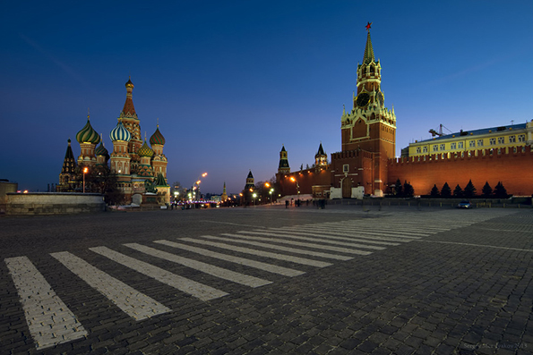 Спасская башня открыта для гостей Кремля