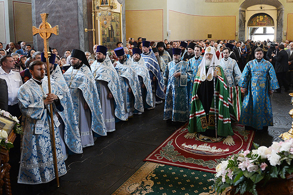 Патриарх молился о жертвах террористического акта в Беслане