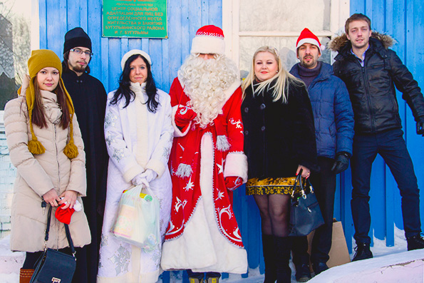Совет православной молодежи Бугульмы поздравил с Рождеством жителей «Маяка»