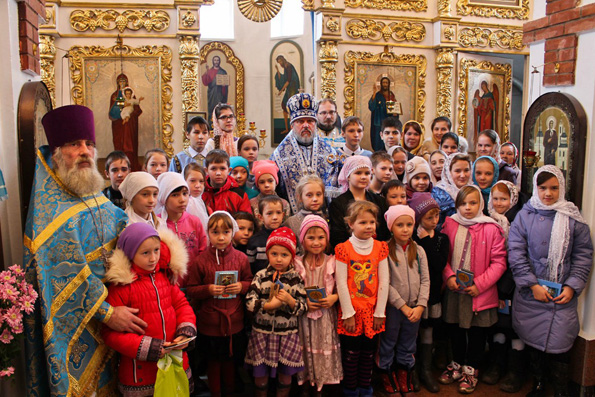 Епископ Пармен посетил Черемшанское благочиние