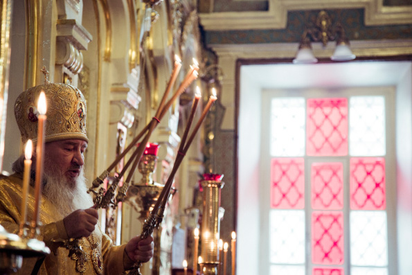 В Неделю 23-ю по Пятидесятнице митрополит Феофан совершил Литургию в Никольском соборе Казани