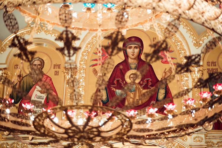 Иконостас Духосошественского храма Казани