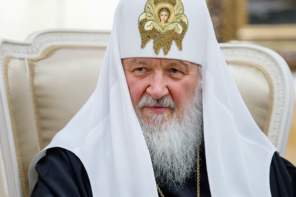 Святейший Патриарх Кирилл молится о митрополите Онуфрии и верующем народе Украины