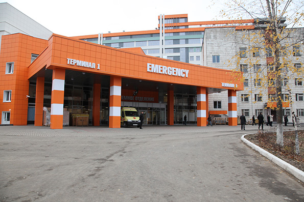 Священнослужители Казанской епархии навестили в больницах пострадавших при пожаре в торговом центре «Адмирал»