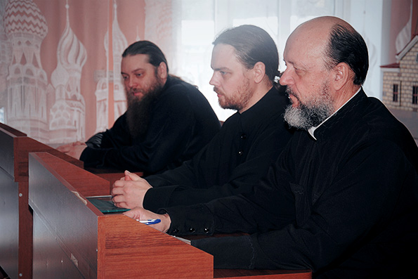 Духовенство Болгара приступило к изучению «Собрания документов Русской Православной Церкви»