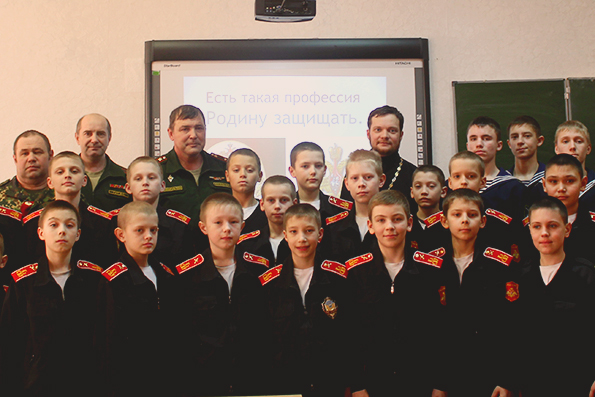 Православный священнослужитель выступил на классном часе в Суворовском училище