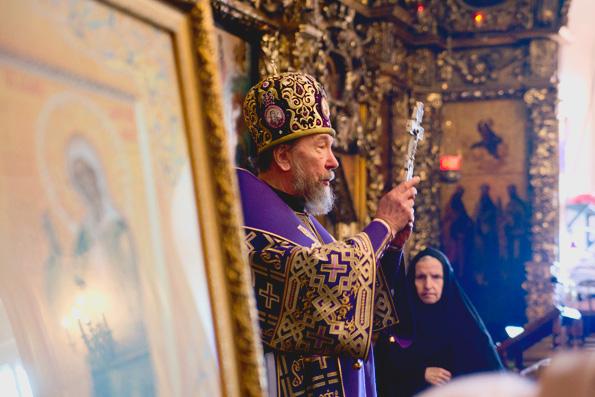 В Неделю 2-ю Великого поста митрополит Анастасий совершил Литургию в Петропавловском соборе Казани