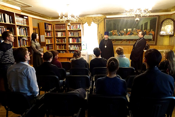 Митрополит Анастасий посетил заседание Молодежного совета Казанского благочиния
