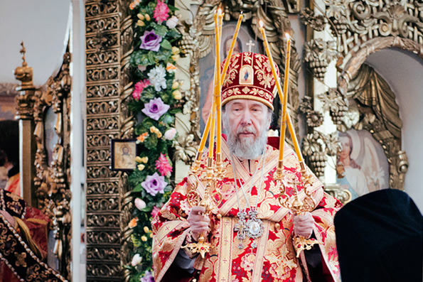 Глава Татарстанской митрополии совершил богослужения Светлого четверга