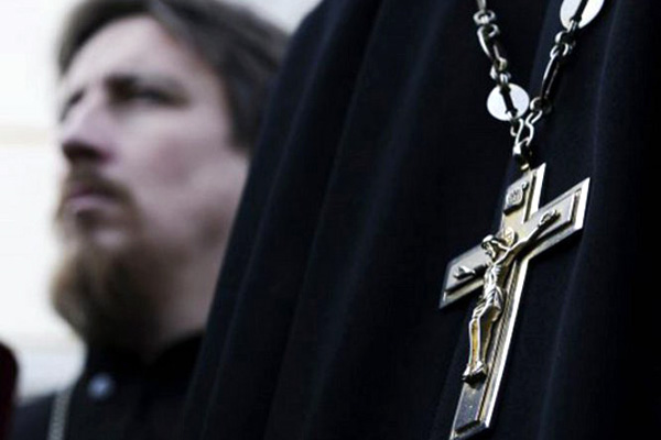 Украинские священники покидают страну из-за угроз физической расправы