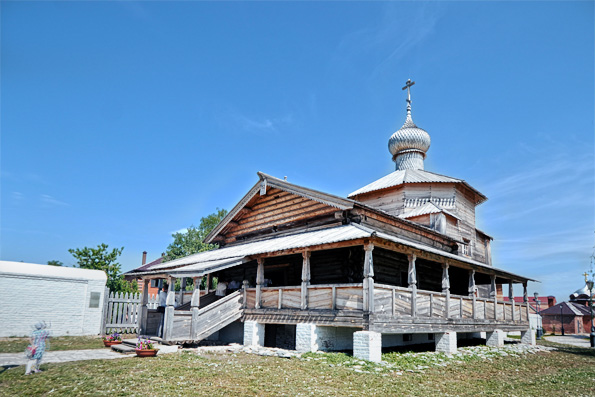В самом древнем храме Татарстана состоялось архиерейское богослужение