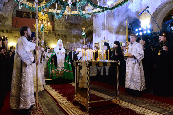 В годовщину начала войны Патриарх Кирилл помолился за упокой героев Брестской крепости