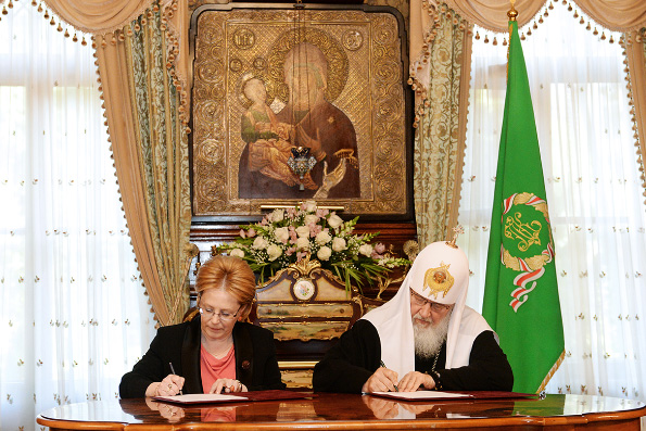 Церковь и Минздрав подписали договор о сотрудничестве