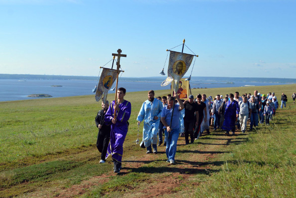В Менделеевском районе прошел традиционный Тихогорский крестный ход