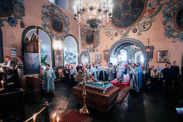 Глава Татарстанской митрополии возглавил чин погребения Божией Матери в Петропавловском соборе города Казани